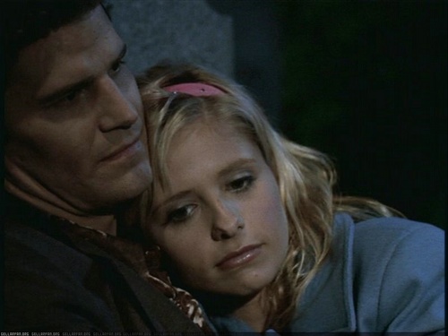  Sarah as Buffy! <3