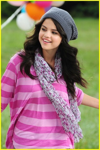 Selena Gomez Dream Out Loud Pictures. Selena Gomez: Dream Out Loud