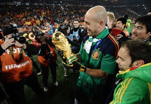  Spain World Cup winners 2010 [Reina and Torres]