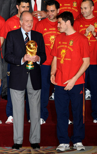  Spanish King Meets FIFA 2010 World Cup Winning Team(Iker Casillas)