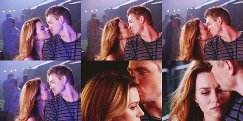  ALL the kisses.♥