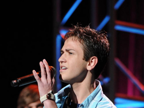  Aaron Singing