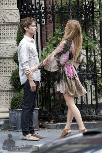 Blake Lively & Chace Crawford on set July 14th (MORE!)