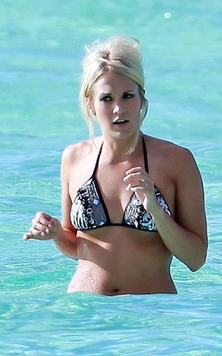 Carrie out in Tahiti