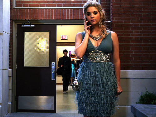  Pretty Little Liars ~ 1.06 Theres No Place Like Homecoming Fashion