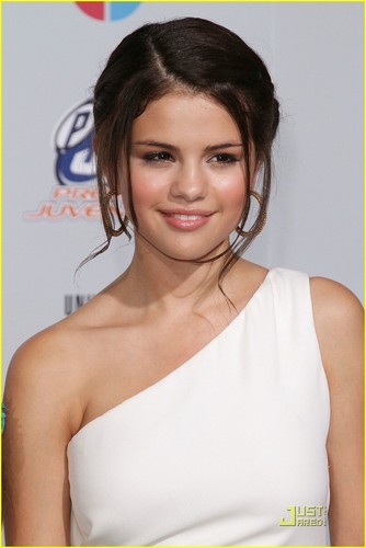  Selena @ the 2010 Univision Premios Juventud Awards
