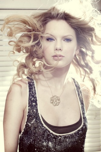  Taylor's pix edited par me :)