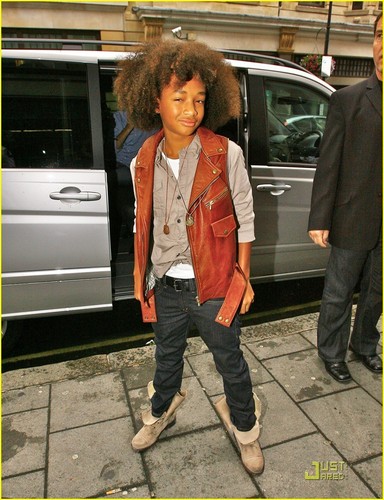  Jaden lookin all cool !...Smith family is the BEST!!