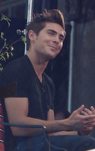  Pic from Zac's new movie ''Charlie St Cloud''
