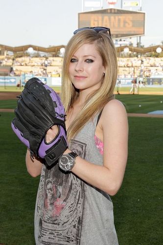  Avril Lavigne - July 20