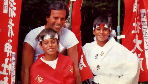  Julio with his children