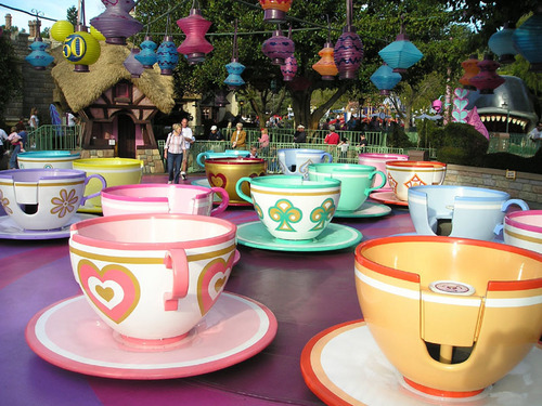 spinning tea cup ride