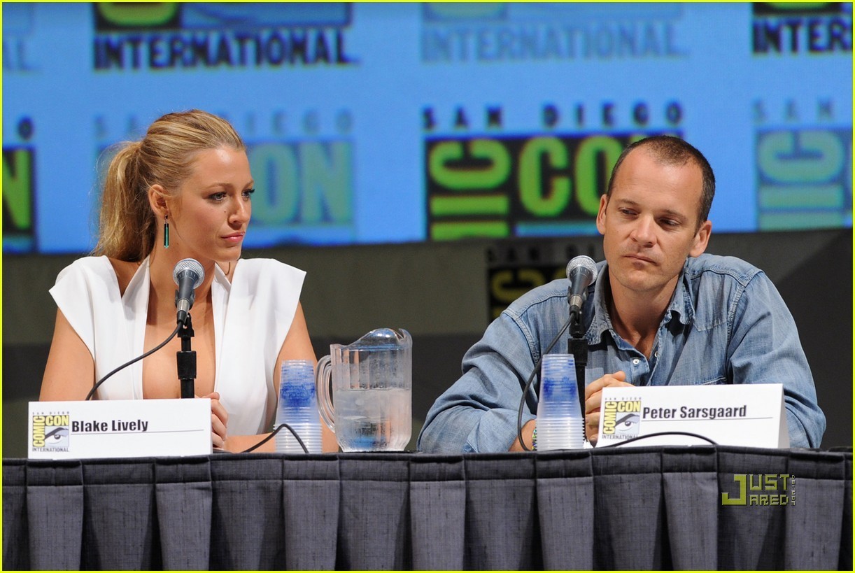 Blake Lively: Comic-Con Panel with Ryan Reynolds! - blake-lively Photo