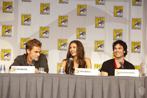  Comic-Con 2010 Vampire Diaries Session.