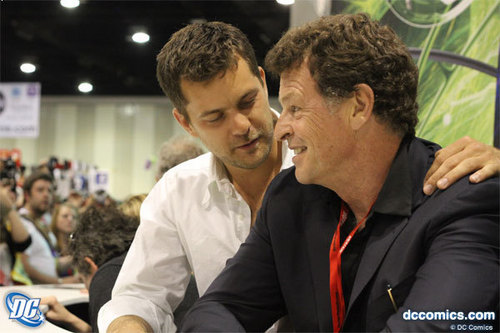  Fringe cast signing at San Diego Comic Con 2010