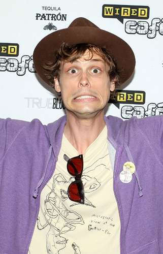  MGG @ wired Cafe