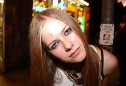 Rare Avril Lavigne pics 2002