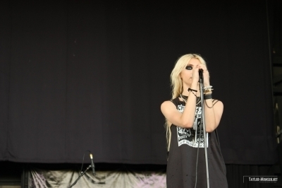  The Pretty Reckless -2010 Vans Warped Tour > July 22: Charlotte, NC