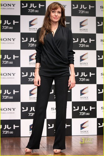  Angelina Jolie: Japan's Salt 写真 Call!
