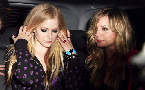  Avril Lavigne Leaving Boujis Nightclub In ロンドン