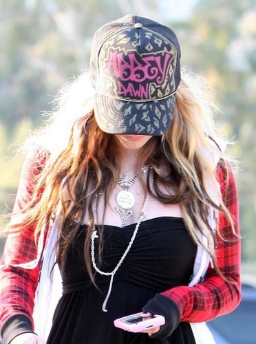  Avril Lavigne Out And About In Malibu