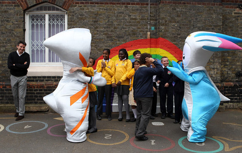  Londra 2012 Olympic & Paralympic Mascot Announcement (May 19)