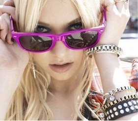Taylor Momsen - Material Girl Line Photo Shoot and BTS 
