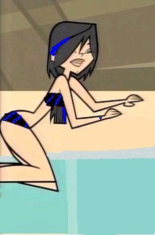  Zori in her swim suit
