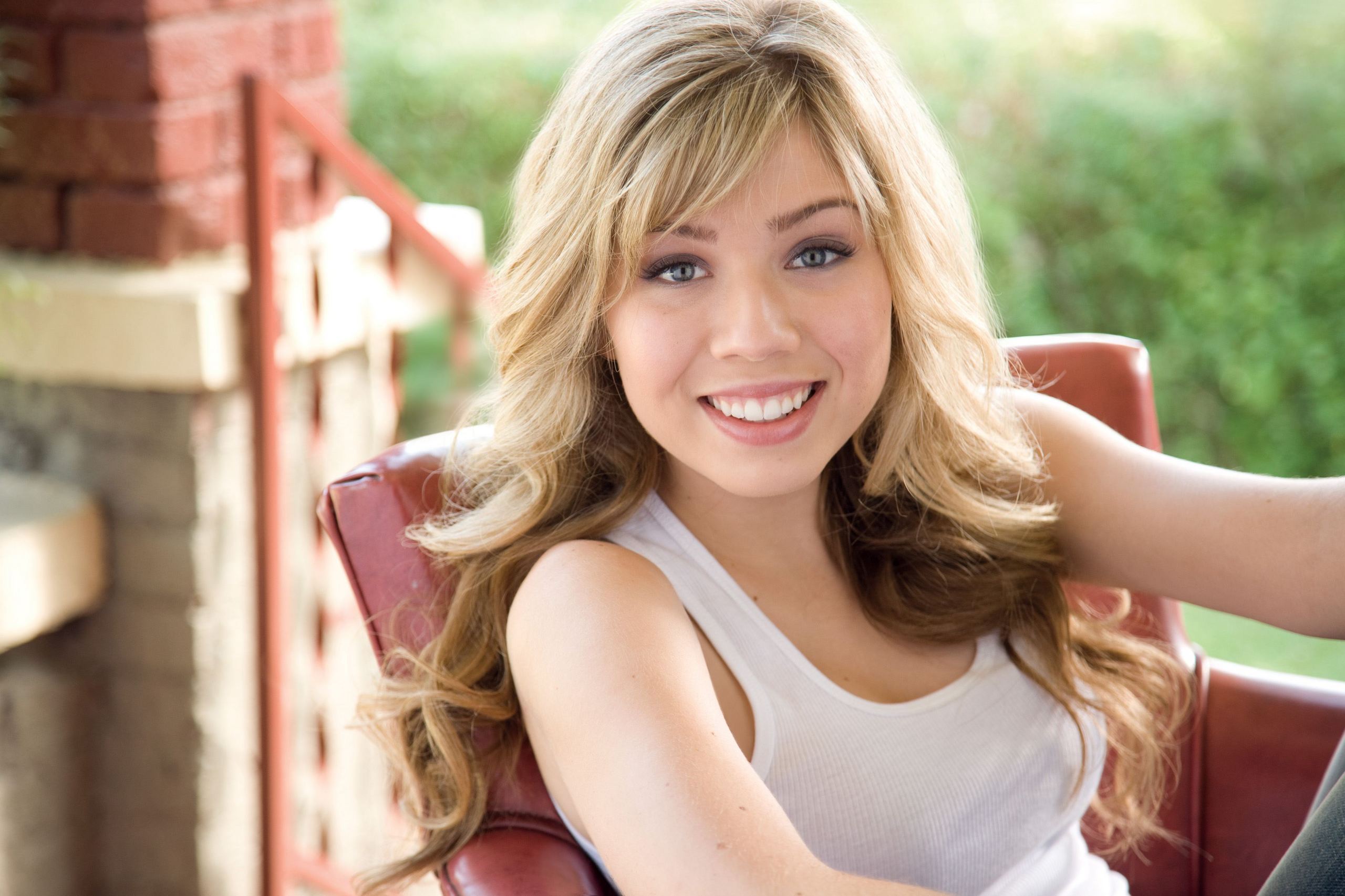 Jennette McCurdy - Wallpaper Actress