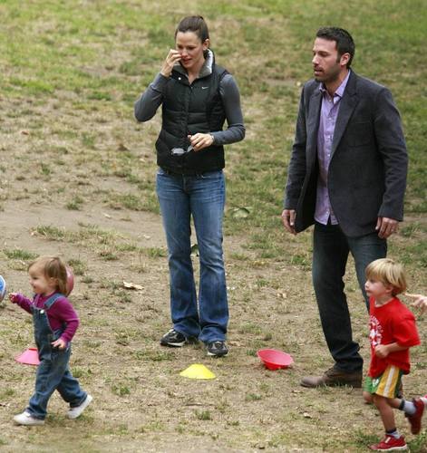  Jen and Ben took tolet, violet and Seraphina to the Park!