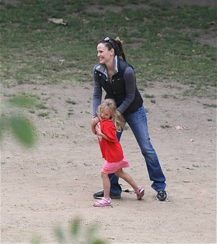  Jen and Ben took ungu and Seraphina to the Park!