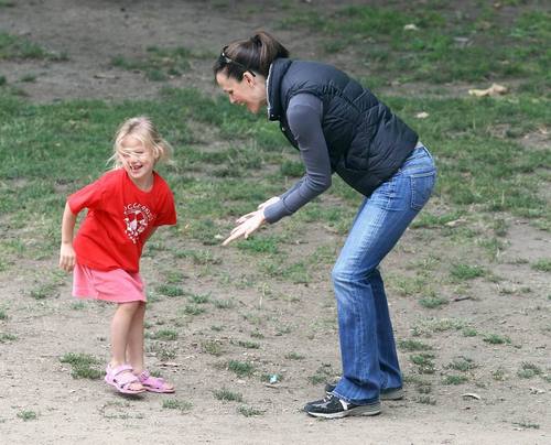  Jen and Ben took фиолетовый and Seraphina to the Park!