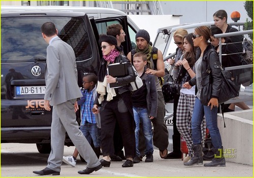  Lourdes at Bourget airport [02.08.10]