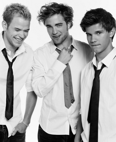  New/Old Untagged Pictures Of Robert Pattinson, Taylor Lautner, & Kellan Lutz From The Cosmo Girl Pho