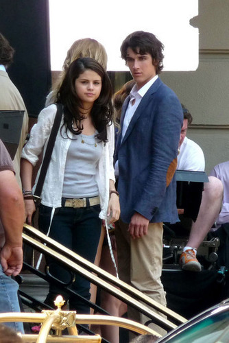  Selena Gomez and Leighton Meester Film Outside the Hotel de Paris