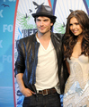 Ian & Nina @ Teen Choice Awards - ian-somerhalder-and-nina-dobrev photo