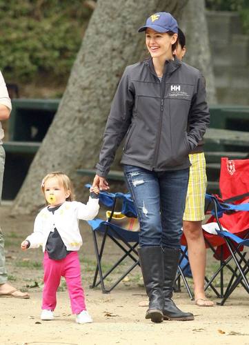 Jen, Violet and Seraphina at the park!