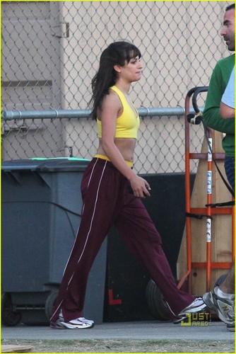 Lea Michele Channels Britney in 'Baby One еще Time'!
