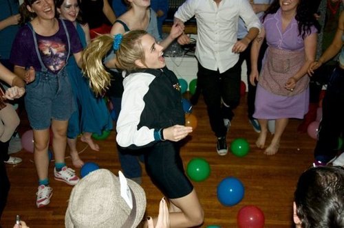  haha Katelyn (Jo) from big time rush she is dancing