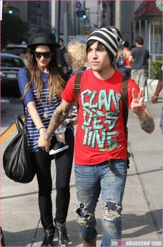  Ashlee, Pete & Bronx out in NYC