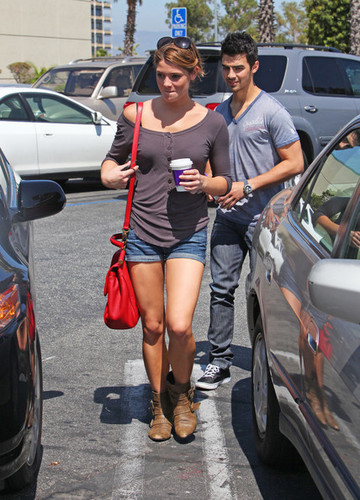  Ashley Greene And Joe Jonas Out In Studio City