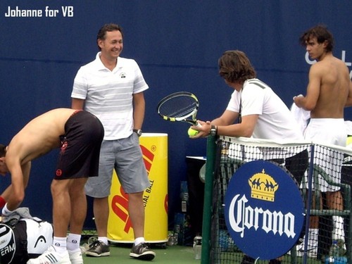  Rafa says: What are आप laughing, I got a better figure!