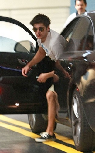  Zac out in Beverly Hills