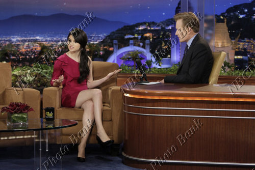  Selena On The Tonight toon With Conan O'Brien <3