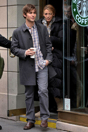 Blake Lively & Chace Crawford Brake for Coffee 