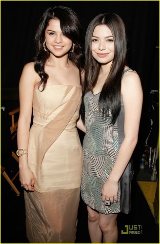  Miranda & Selena @ MTV 2009 Latin America Awards