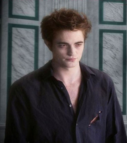  New stills from the official New Moon website