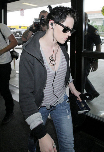  Kristen Stewart going back to Vancouver