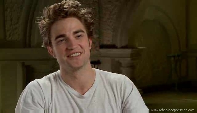 robert pattinson twilight new moon. Robert Pattinson in New Moon