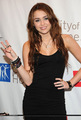 2nd Annual City of Hope Benefit Concert - Arrivals (25 Oct, 2009) - hannah-montana photo